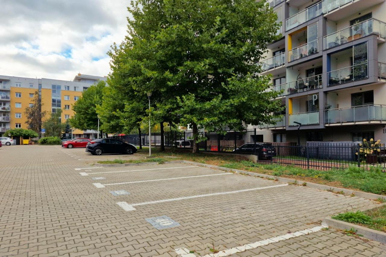 Studio Bielany With Home Office Near Metro Station By Noclegi Renters Varsovia Exterior foto